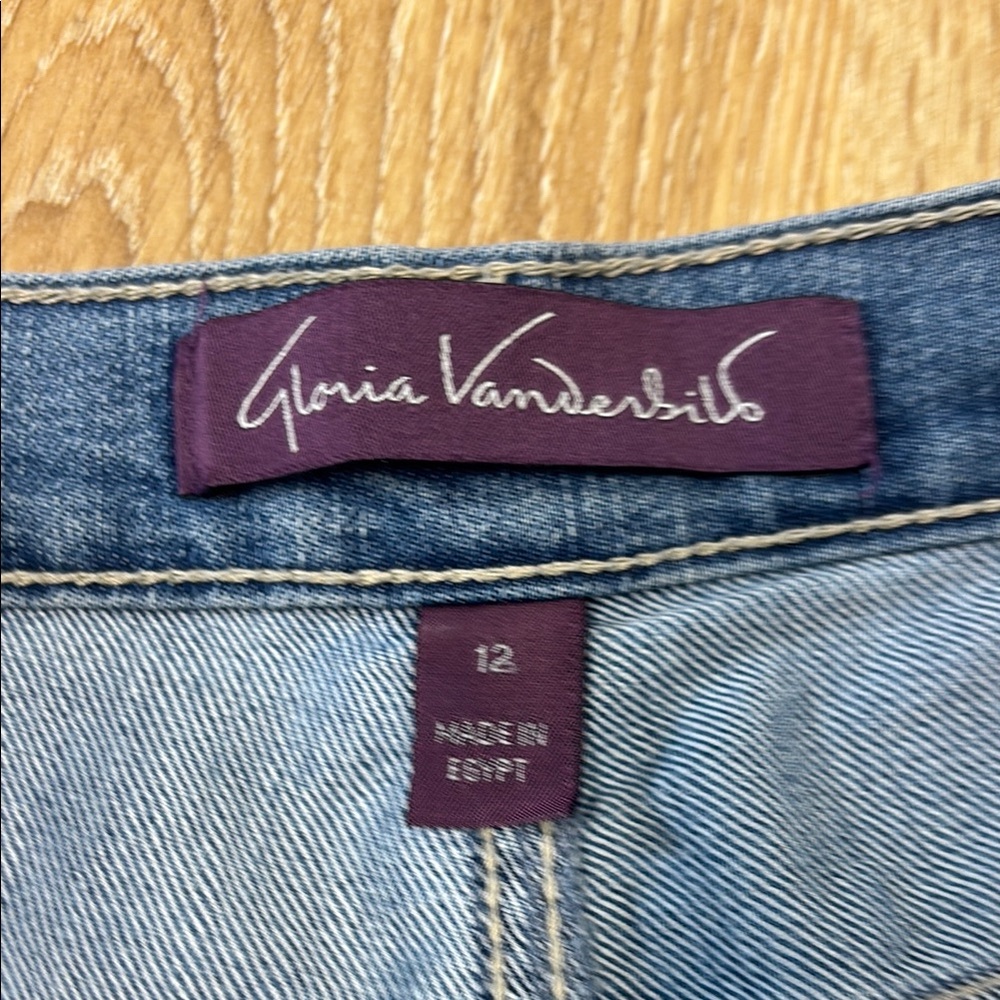 Women's Wide Leg Cropped Blue Jeans - Picture 4 of 6